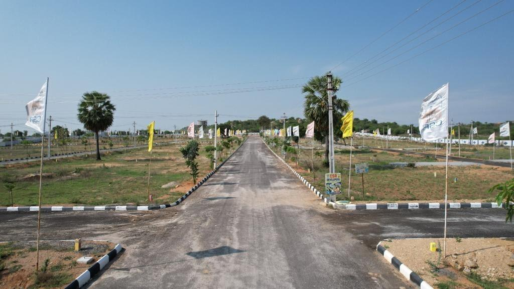 Plots in Gated Communities